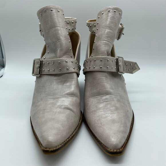 Arider Girl Cream Stud Buckle Crocodile Pointed Toe Block Heels Women's size 8.5 - Picture 2 of 10